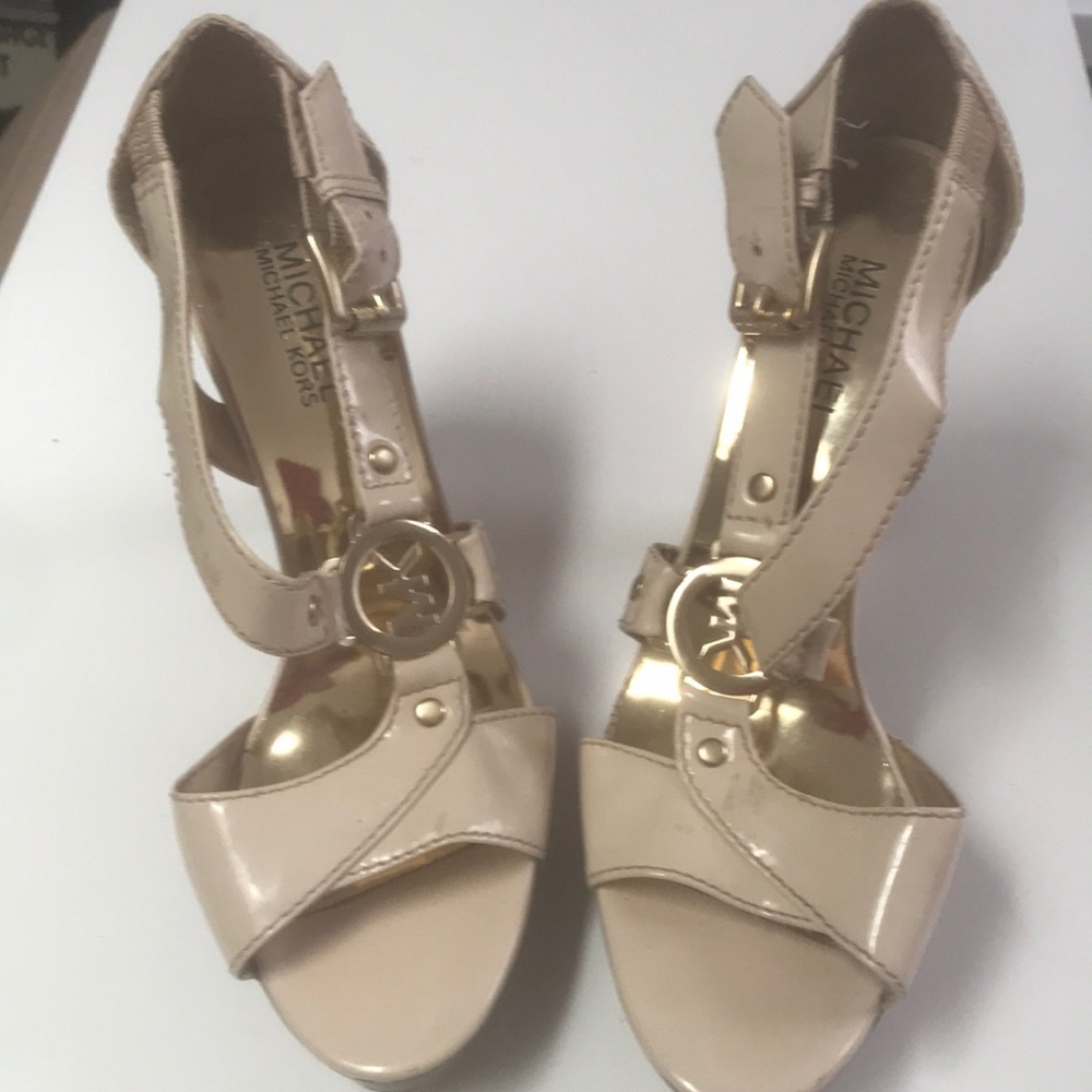 Michael Kors cream patent leather heels size 7 1/2